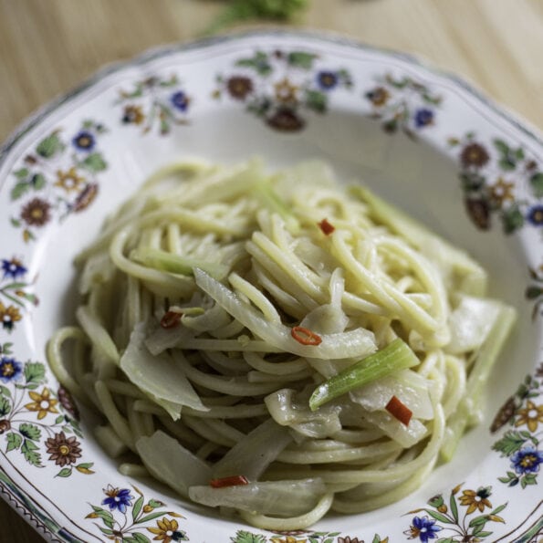 Fennel and anchovies pasta with minced garlic and red pepper