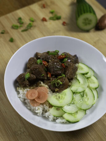 Thit Kho Thieu - Vietnamese caramelized pork over rice