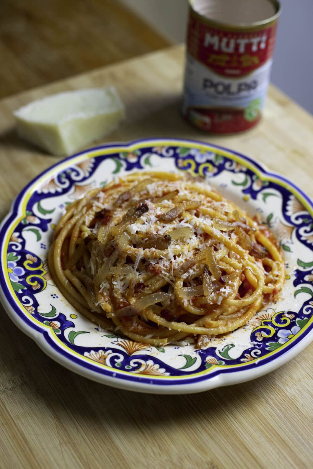 Bucatini all'amatriciana (pasta with guanciale, tomato sauce and pecorino romano)