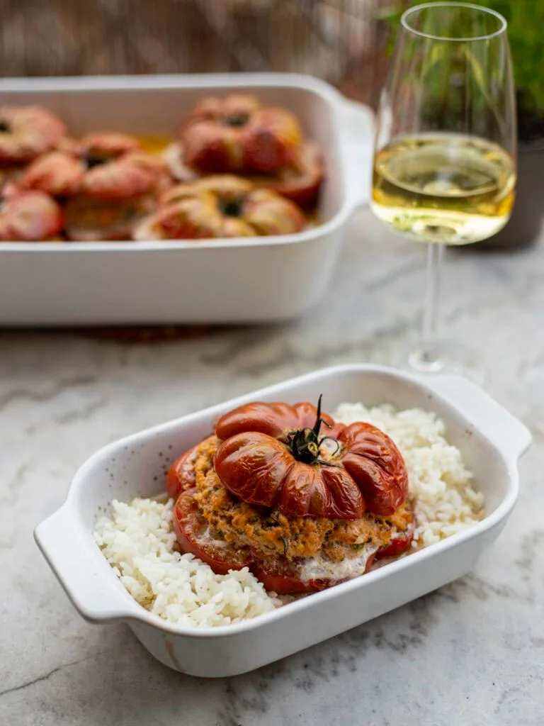 Stuffed tomatoes with veal and pork mince