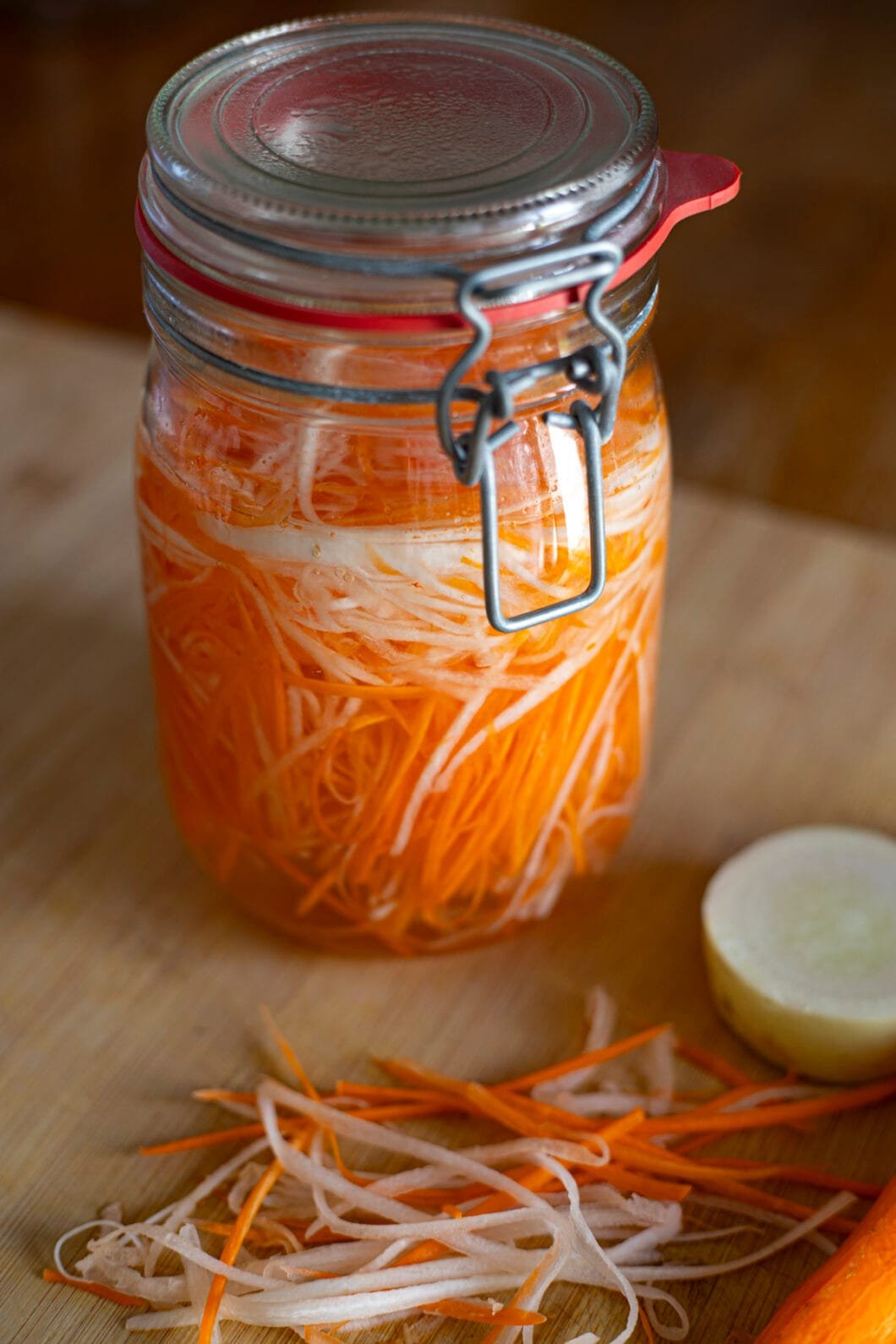 Do Chua in a glass jar (pickled daikon and carrots)