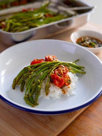 Asparagus, cherry tomatoes, sharmoula
