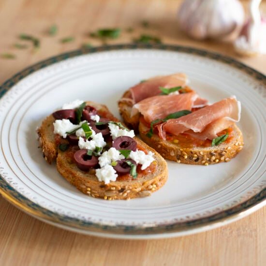 Pan con Tomate 2 ways (Veggie / Cured Ham)