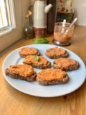 Lazy pan con tomate -blended tomatoes on toasts