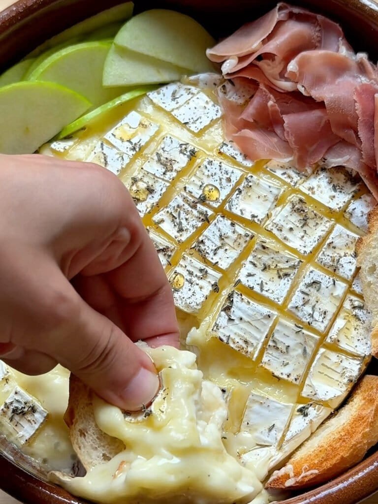 baked brie with honey, apple and parma ham